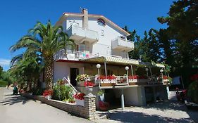 Royal Rooms Novalja