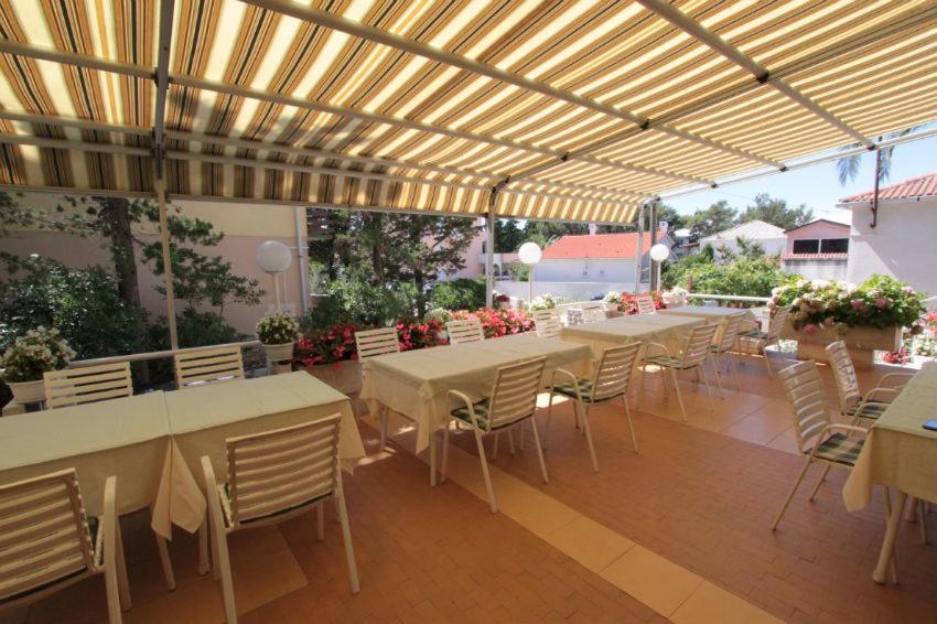 Royal Rooms Novalja Exterior foto